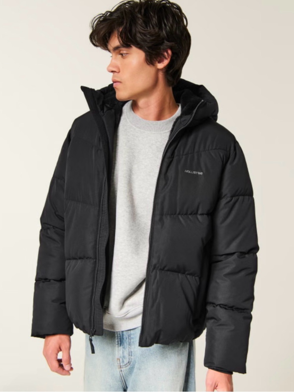 Hollister Men's Hooded Puffer Jacket in Black